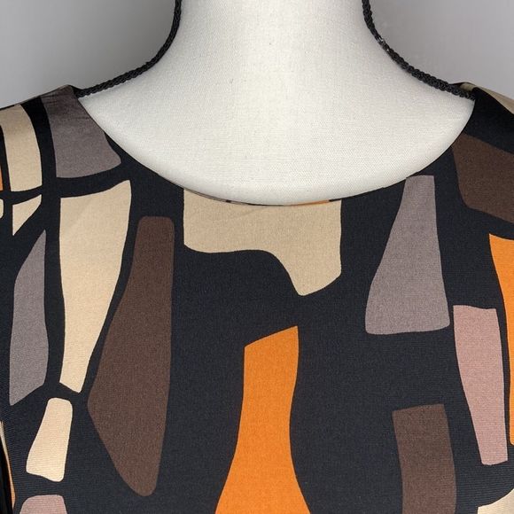 Madison Leigh Dress Mosaic Short Sleeved Dress - Picture 5 of 11